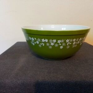 VTG Pryex 2.5 QT Spring Blossom Daisy Bowl